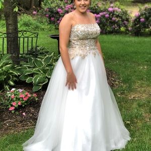 Prom dress/ball gown